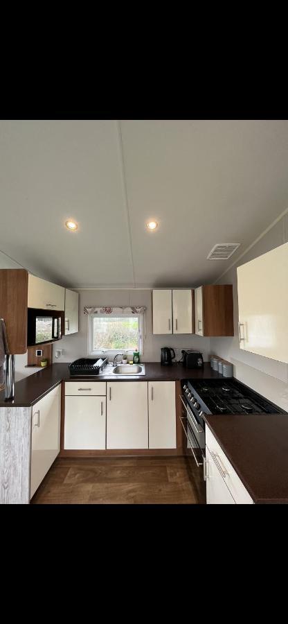 Tarka Holiday Park Ashford  Exterior photo