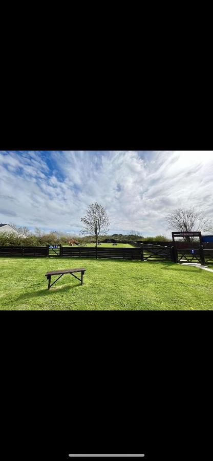 Tarka Holiday Park Ashford  Exterior photo